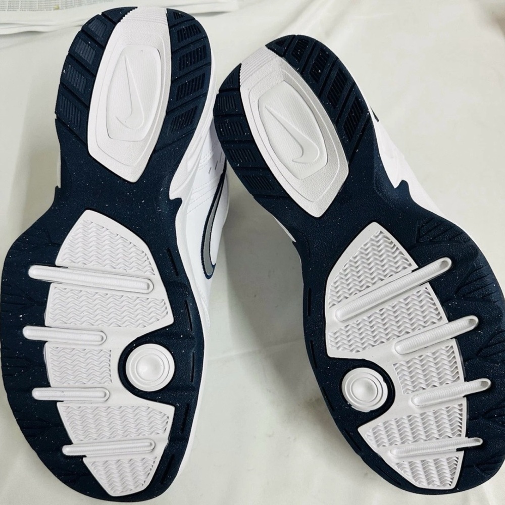 Men Nike Air Monarch White and Navy running shoes size 11 .New with box .R14 - Picture 5 of 7